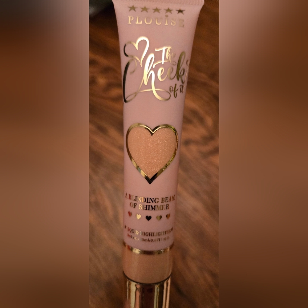 Ploiuse The Cheek of It Shimmer Highlighter - Dare to Dream